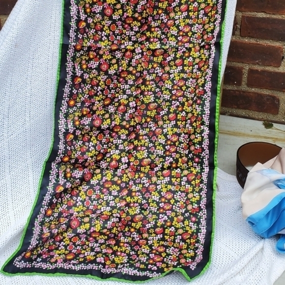 Lady‎ Heritage Vintage Floral.Scarf - Picture 2 of 8